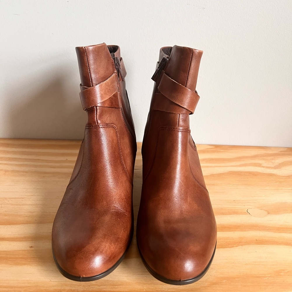 Ecco Brown Ankle Women’s Boots 100% Leather Size 8-8.5 - Picture 2 of 9